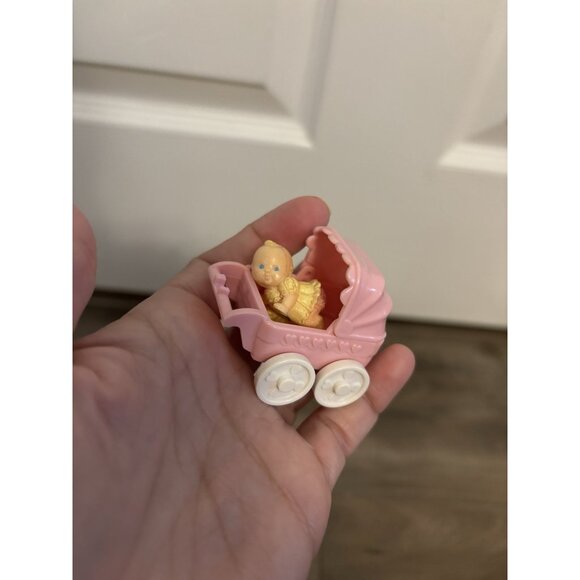 Vintage 1988 Fisher Price #5204 Precious Places Baby Amanda, Replacement - Picture 3 of 3